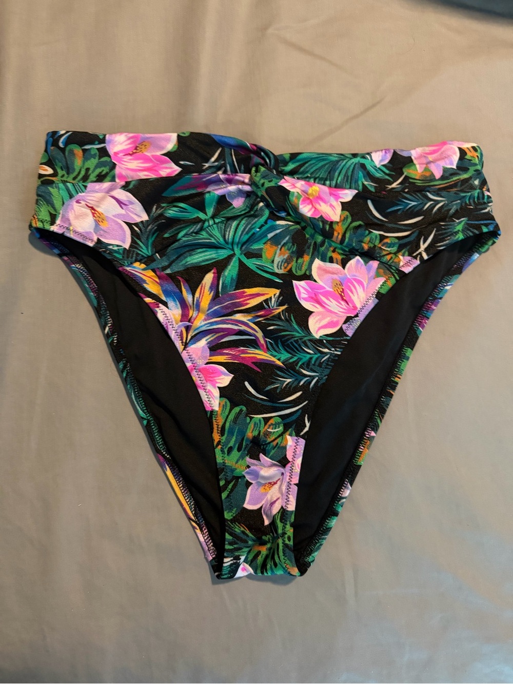 Victoria's Secret High-Waist Cheeky Bikini Bottom Size L